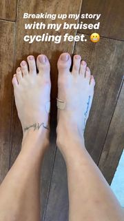 Cassie Scerbo feet photo thumbnail