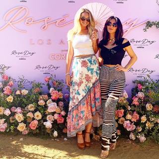 Cassie Scerbo feet photo thumbnail
