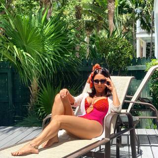 Cassie Scerbo feet photo thumbnail
