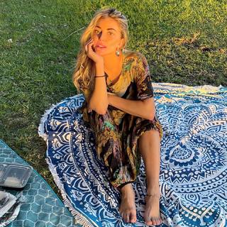 Cassie Scerbo feet photo thumbnail
