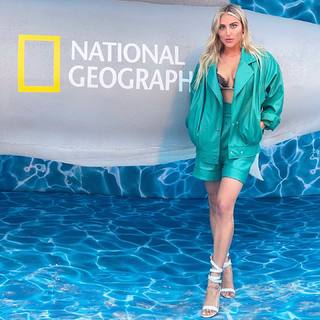 Cassie Scerbo feet photo thumbnail