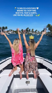 Cassie Scerbo feet photo thumbnail