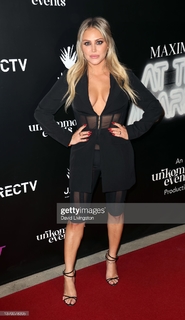 Cassie Scerbo feet photo thumbnail