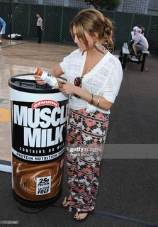 Cassie Scerbo feet photo thumbnail