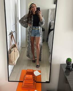 Cassie Scerbo feet photo thumbnail