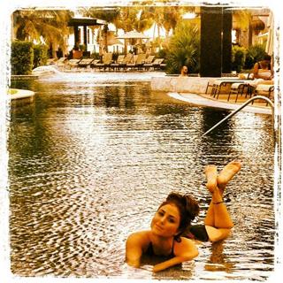 Cassie Scerbo feet photo thumbnail