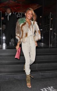 Cassie Ventura feet photo thumbnail