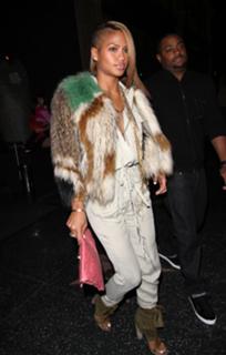 Cassie Ventura feet photo thumbnail