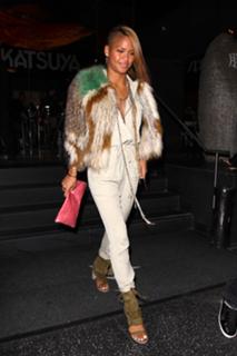 Cassie Ventura feet photo thumbnail