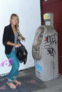 Cassie Ventura feet photo thumbnail
