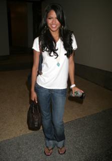 Cassie Ventura feet photo thumbnail