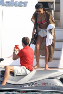 Cassie Ventura feet photo thumbnail