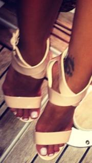 Cassie Ventura feet photo thumbnail