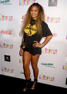 Cassie Ventura feet photo thumbnail