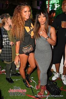 Cassie Ventura feet photo thumbnail