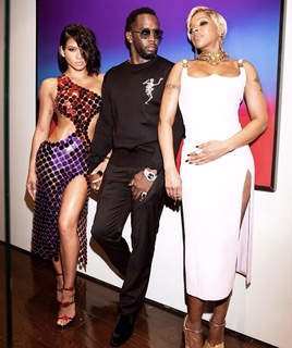 Cassie Ventura feet photo thumbnail