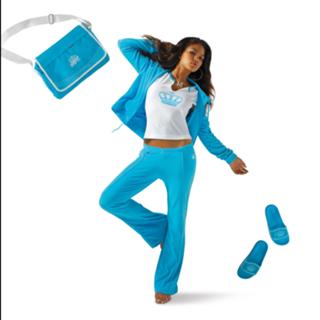 Cassie Ventura feet photo thumbnail