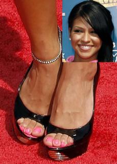 Cassie Ventura feet photo thumbnail