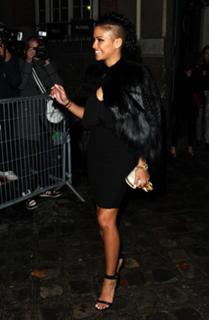 Cassie Ventura feet photo thumbnail