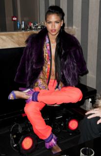 Cassie Ventura feet photo thumbnail