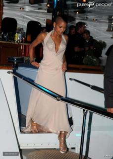 Cassie Ventura feet photo thumbnail