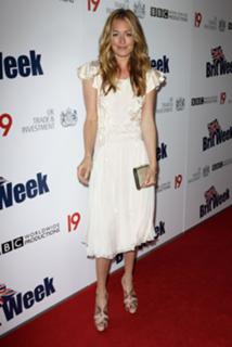 Cat Deeley feet photo thumbnail