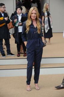 Cat Deeley feet photo thumbnail