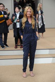 Cat Deeley feet photo thumbnail