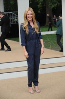 Cat Deeley feet photo thumbnail
