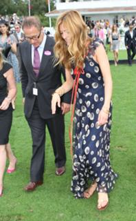 Cat Deeley feet photo thumbnail