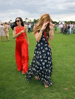 Cat Deeley feet photo thumbnail