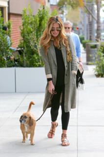 Cat Deeley feet photo thumbnail