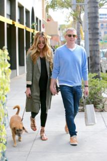 Cat Deeley feet photo thumbnail