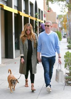 Cat Deeley feet photo thumbnail