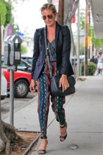 Cat Deeley feet photo thumbnail