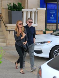 Cat Deeley feet photo thumbnail