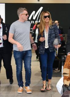 Cat Deeley feet photo thumbnail