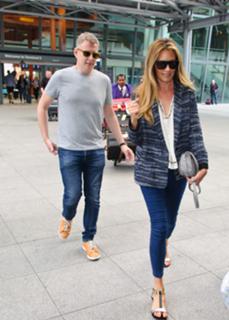 Cat Deeley feet photo thumbnail