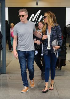 Cat Deeley feet photo thumbnail