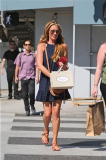 Cat Deeley feet photo thumbnail
