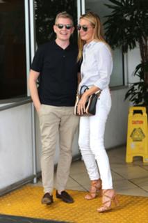 Cat Deeley feet photo thumbnail
