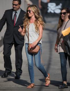Cat Deeley feet photo thumbnail