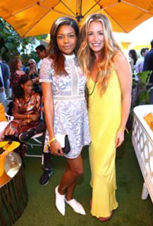 Cat Deeley feet photo thumbnail
