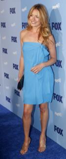 Cat Deeley feet photo thumbnail