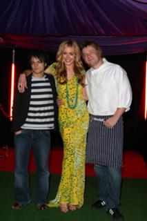 Cat Deeley feet photo thumbnail