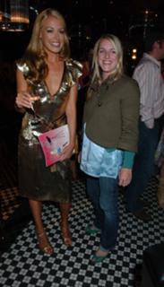 Cat Deeley feet photo thumbnail
