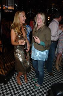 Cat Deeley feet photo thumbnail