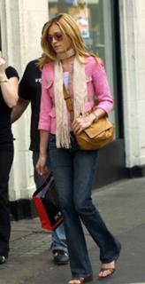 Cat Deeley feet photo thumbnail