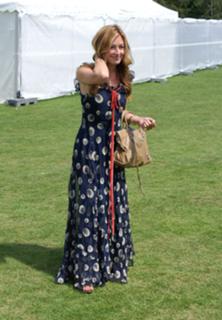 Cat Deeley feet photo thumbnail
