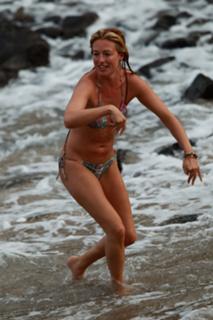 Cat Deeley feet photo thumbnail